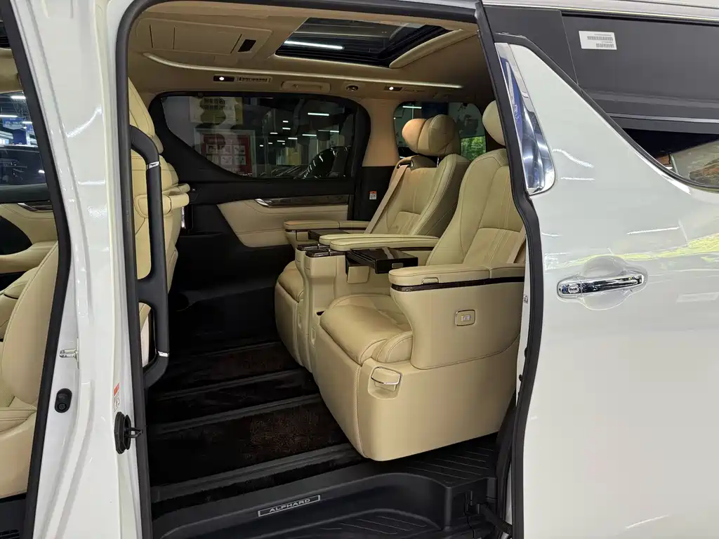 Alphard 2021 Hybrid 2.5L Premium Edition