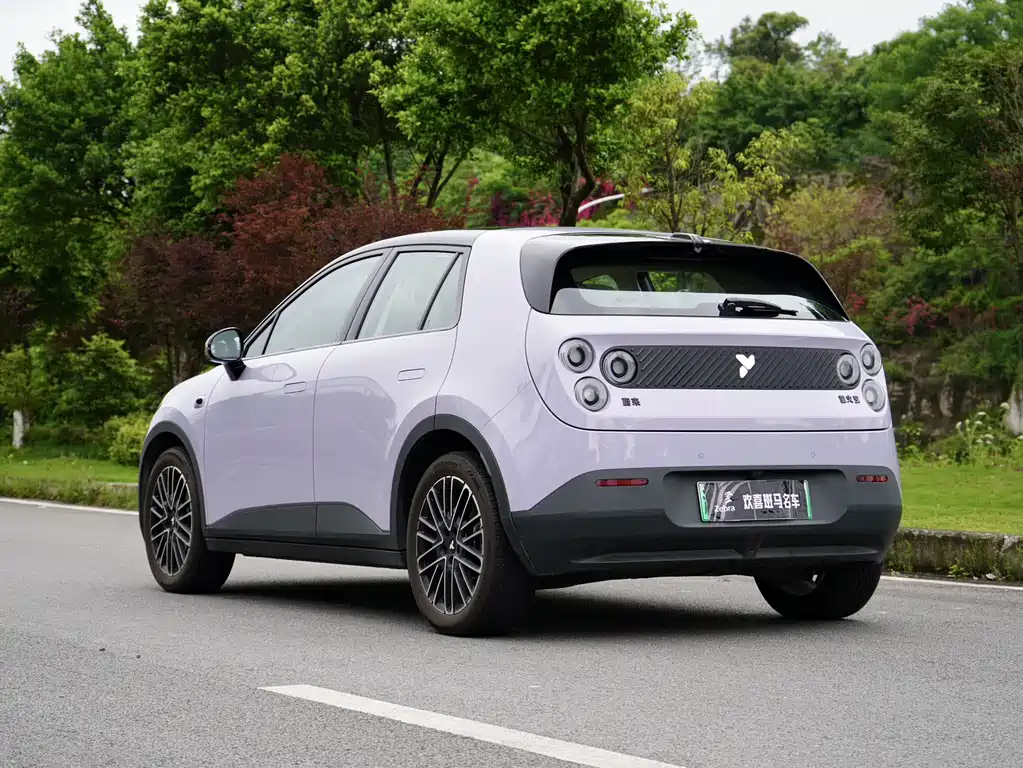 Geely Firefly 2025 Light-up Edition