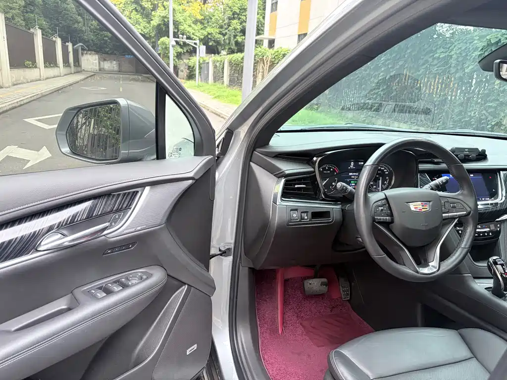 Cadillac XT6 2022 2.0T AWD Luxury 6-Seater