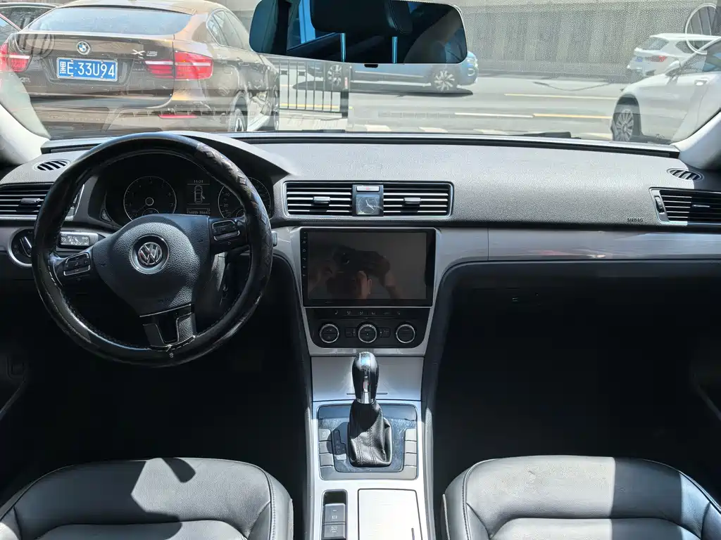 Volkswagen Passat 2015 1.8TSI DSG Zunjong Edition