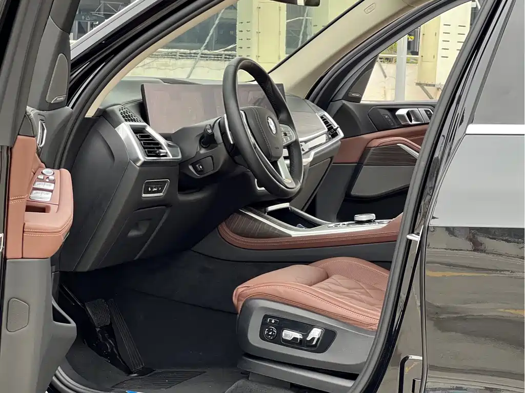 BMW X7 2024 xDrive40i Leading Edition Luxury Package