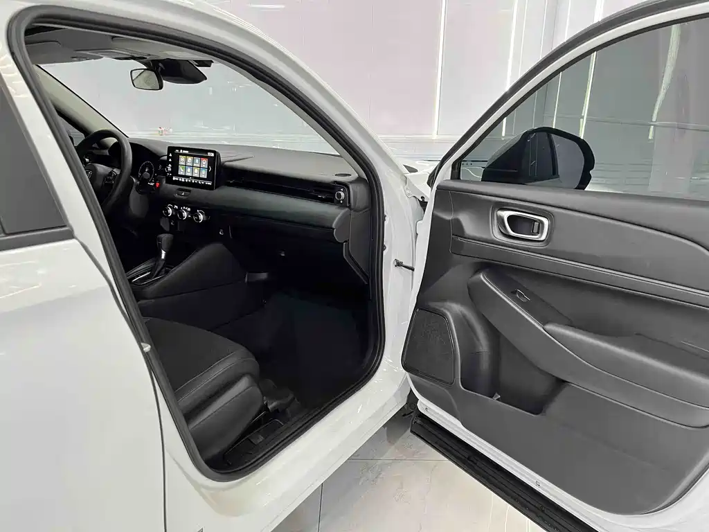 Honda Vezel 2023 1.5L CVT Pioneer Edition