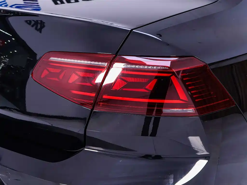 Magotan 2023 2 Million Edition 330TSI DSG Luxury
