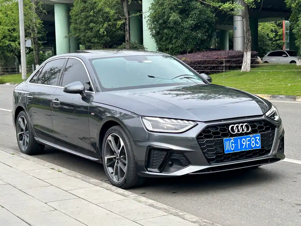 Audi A4L 2022 40 TFSI Fashion Dynamic Edition