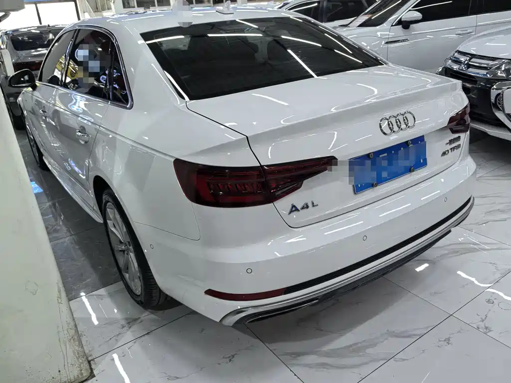 Audi A4L 2019 40 TFSI Fashion Edition China V