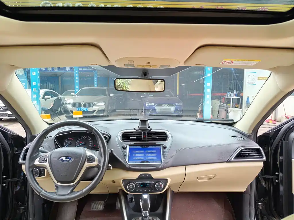 Ford Escort 2015 1.5L Automatic Fashion Edition
