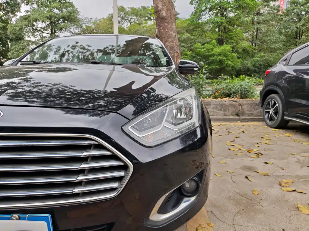 Ford Escort 2015 1.5L Automatic Fashion Edition