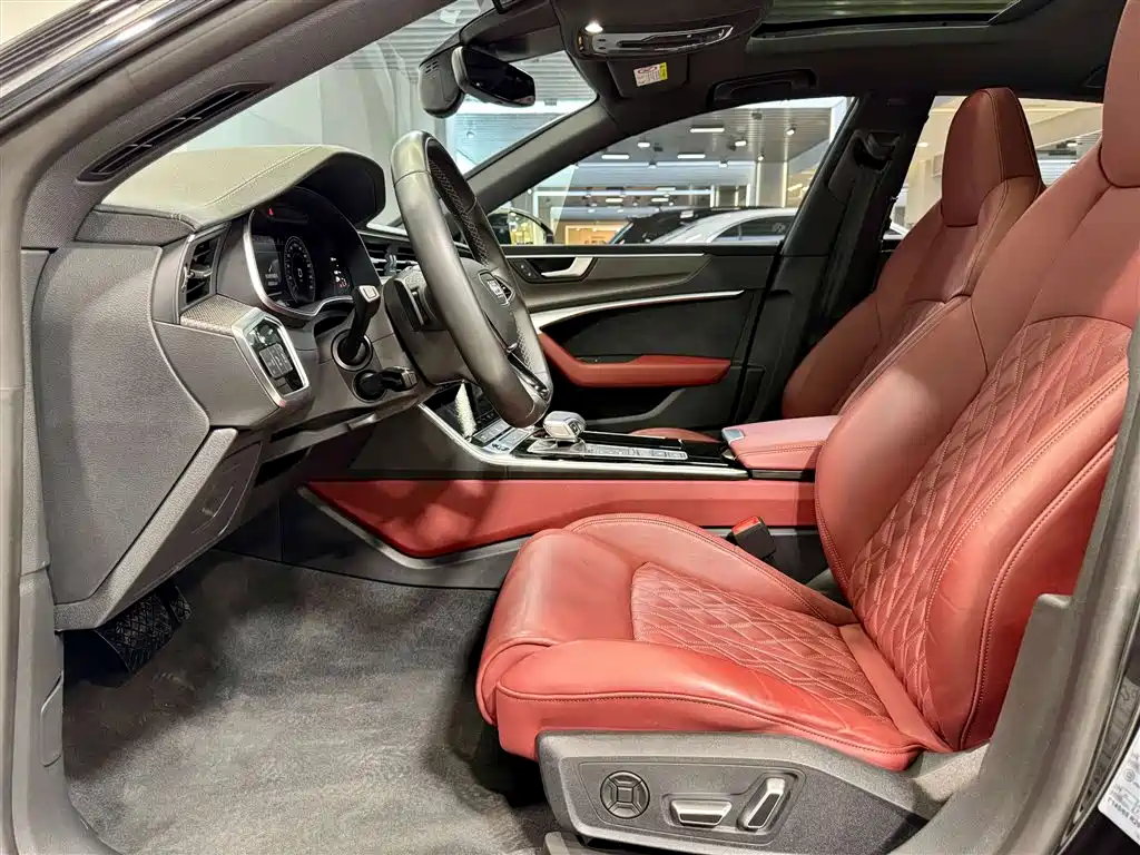 Audi A7L 2023 45 TFSI quattro S-line Black Warrior Edition