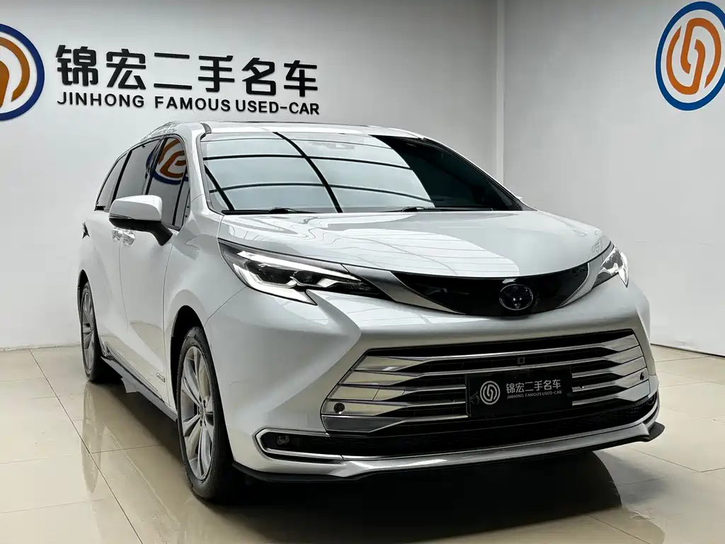Toyota Sienna 2024 2.5L Hybrid Platinum Edition