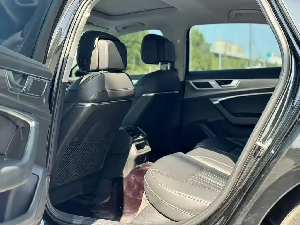 Audi A6L 2023 40 TFSI Luxury Elegant
