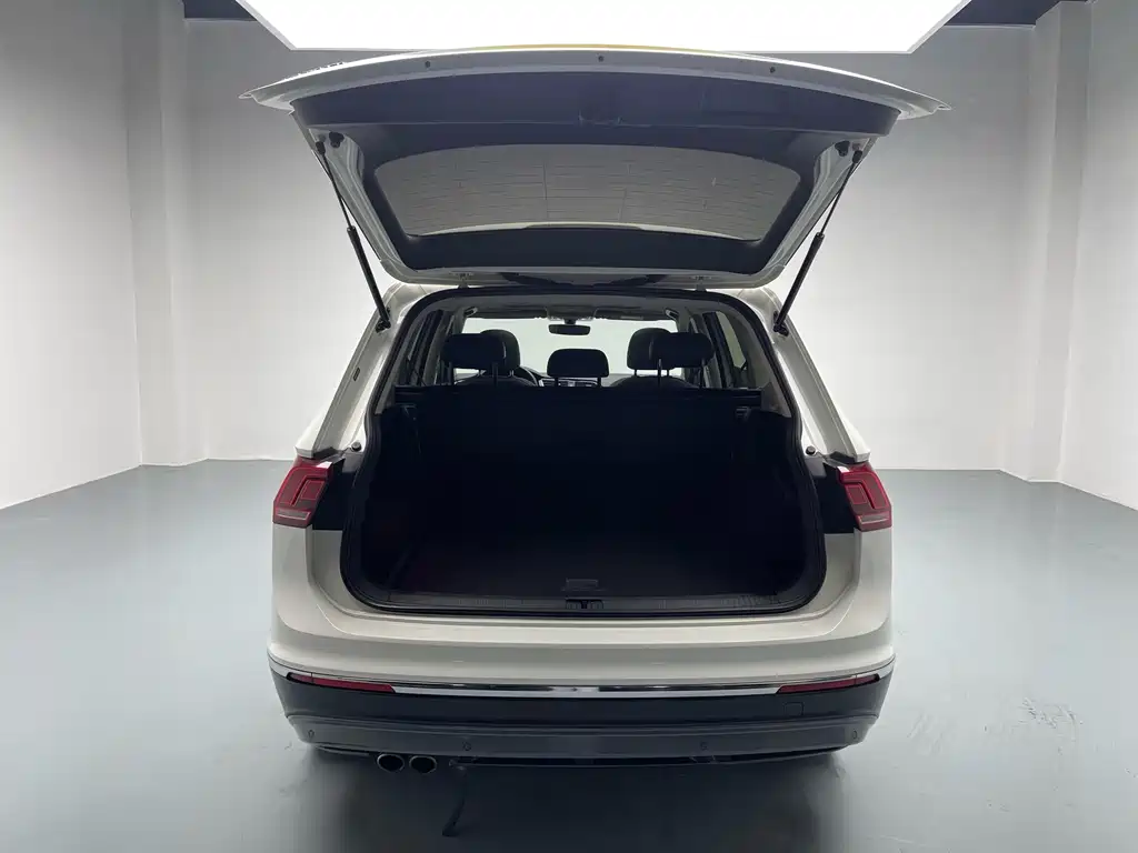 Tiguan L 2018 Facelift 330TSI Automatic FWD Luxury Edition