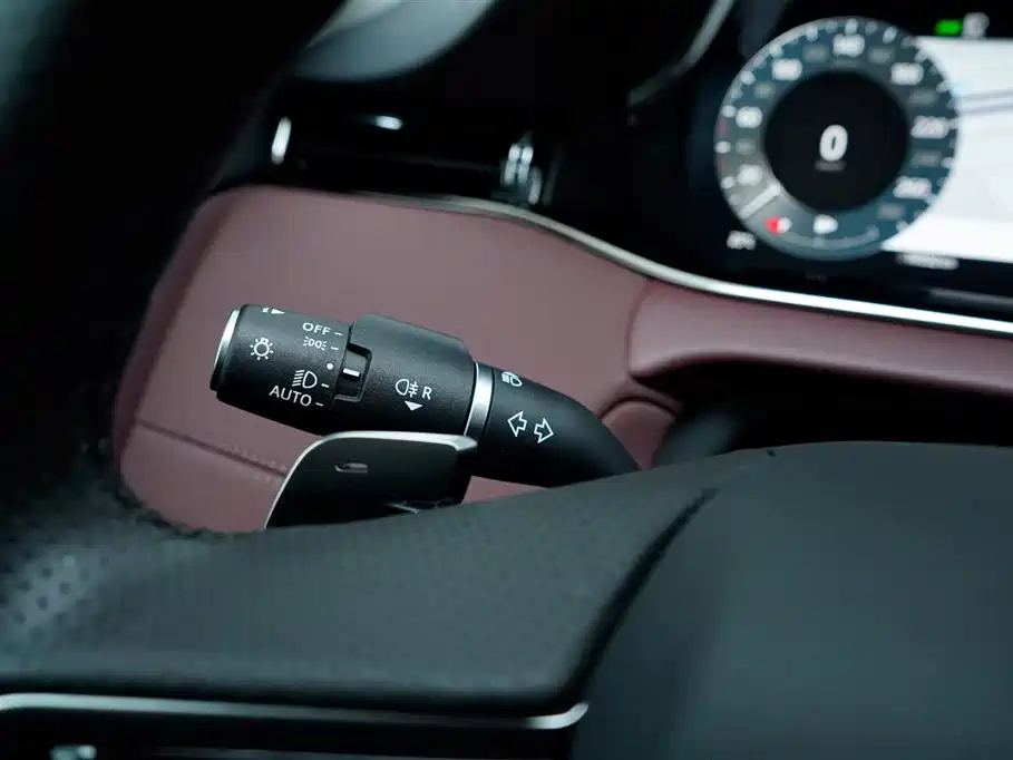 Range Rover Evoque L 2023 249PS Luxury Edition
