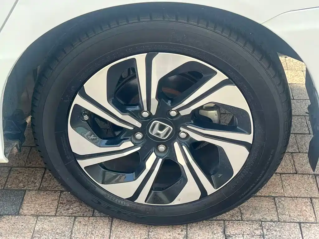 Honda Crider 2016 1.8L CVT Luxury Edition