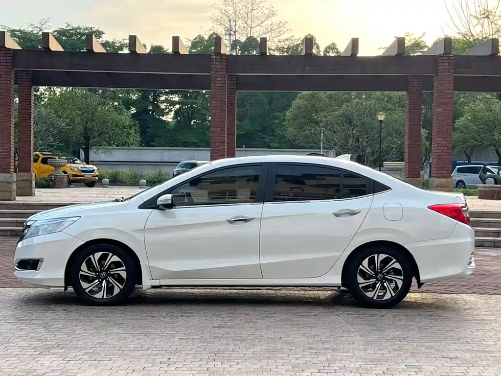 Honda Crider 2016 1.8L CVT Luxury Edition