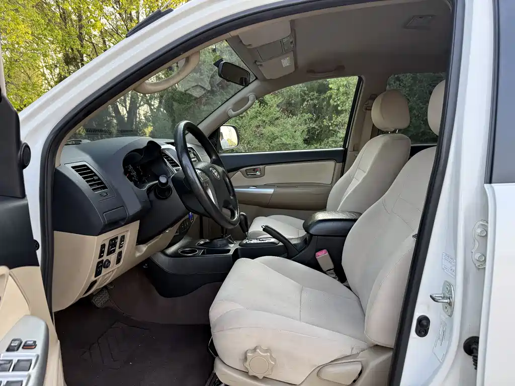 Toyota Fortuner 2016 2.7L Middle East Edition