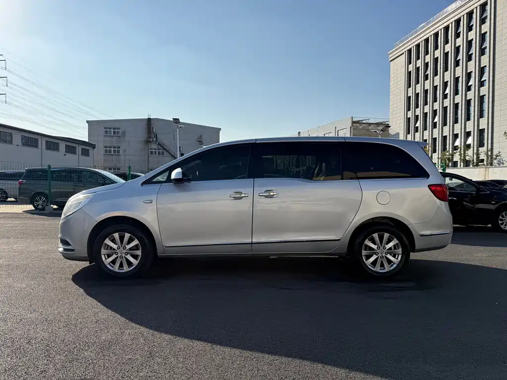 Buick GL8 2017 25S Luxury China V