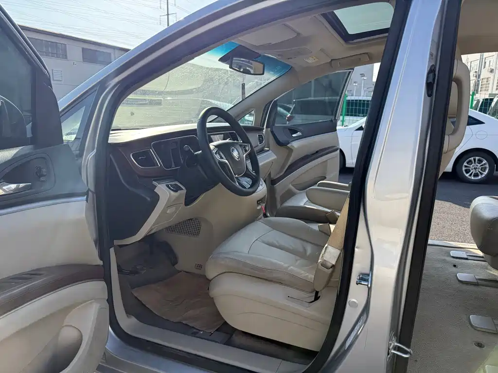 Buick GL8 2017 25S Luxury China V