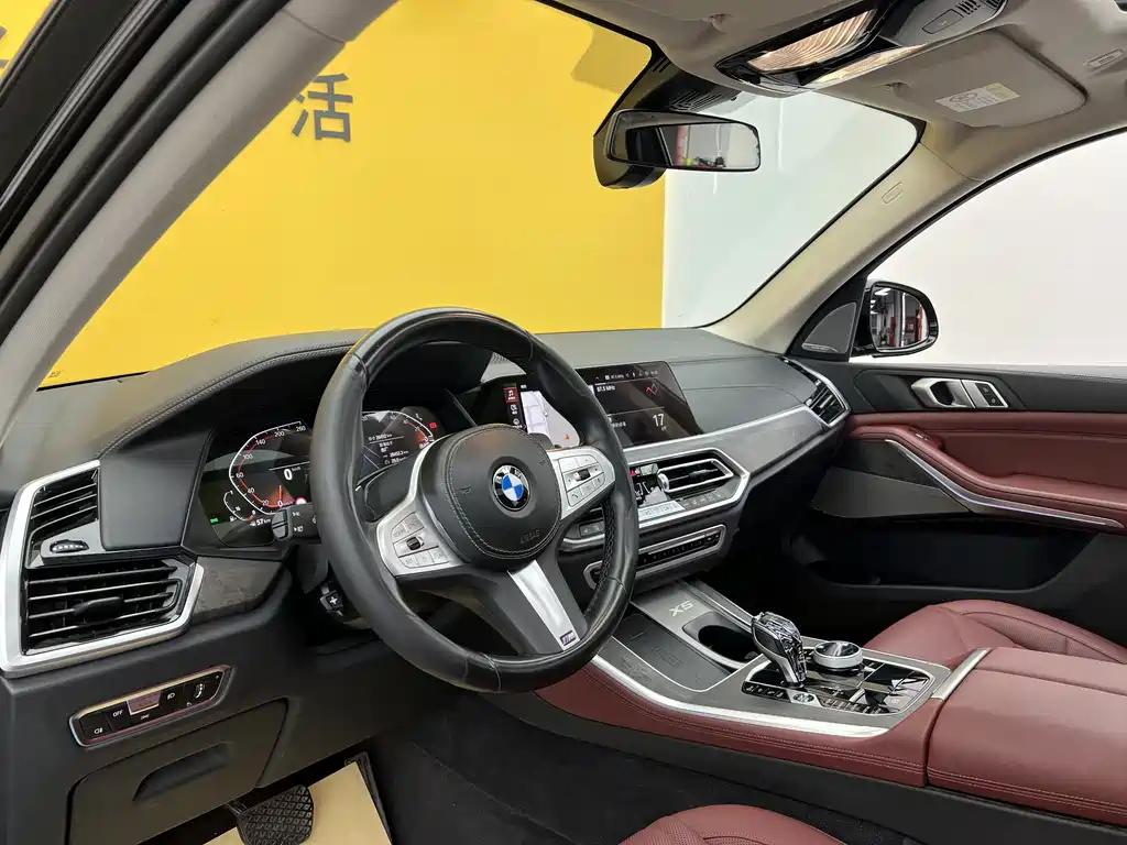 BMW X5 2022 xDrive 30Li M Sport