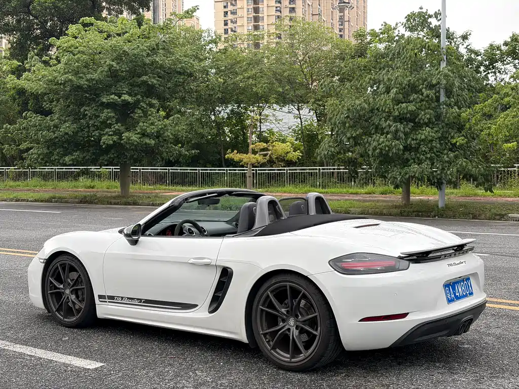 Porsche 718 Boxster T 2.0T