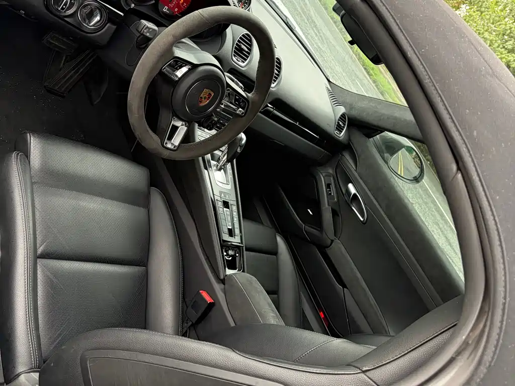 Porsche 718 Boxster T 2.0T