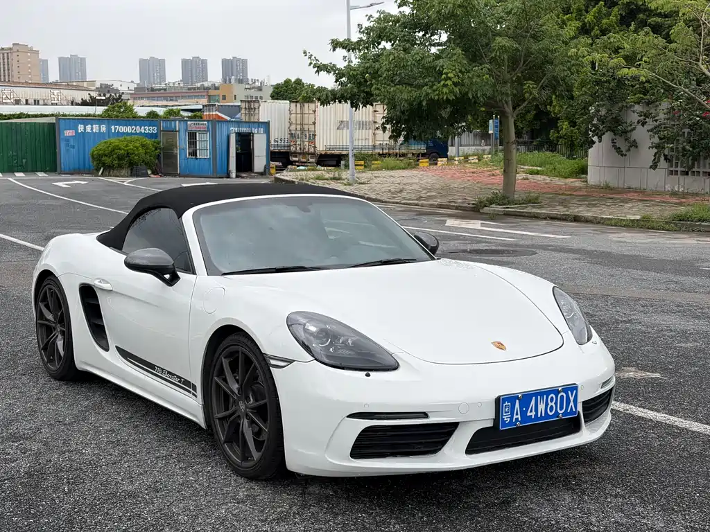 Porsche 718 Boxster T 2.0T