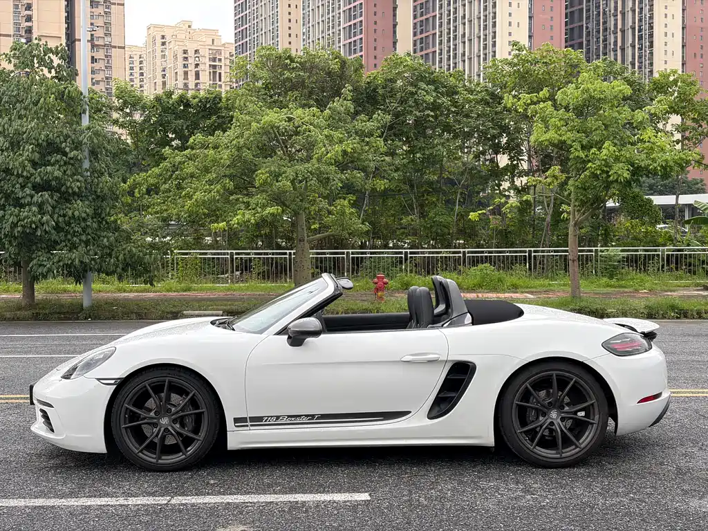 Porsche 718 Boxster T 2.0T