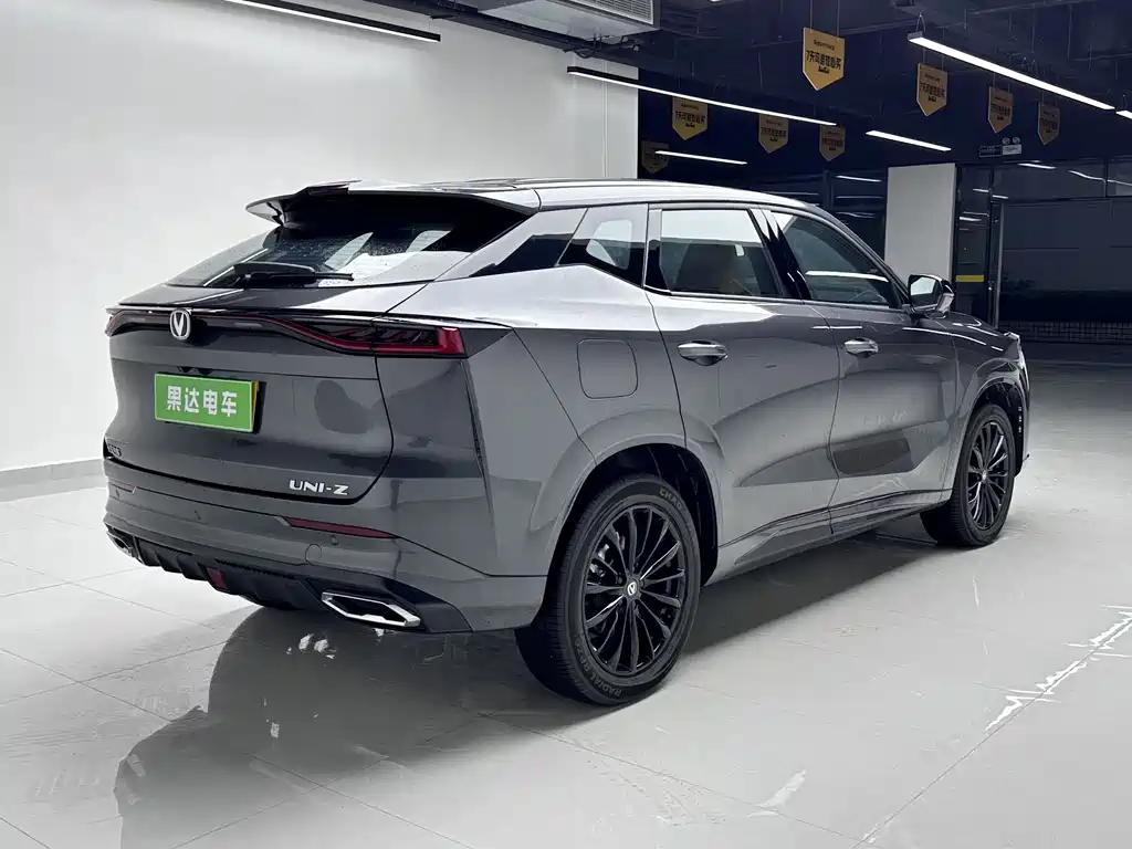 Changan UNI-Z 2024 PHEV iDD 125km Leading Edition