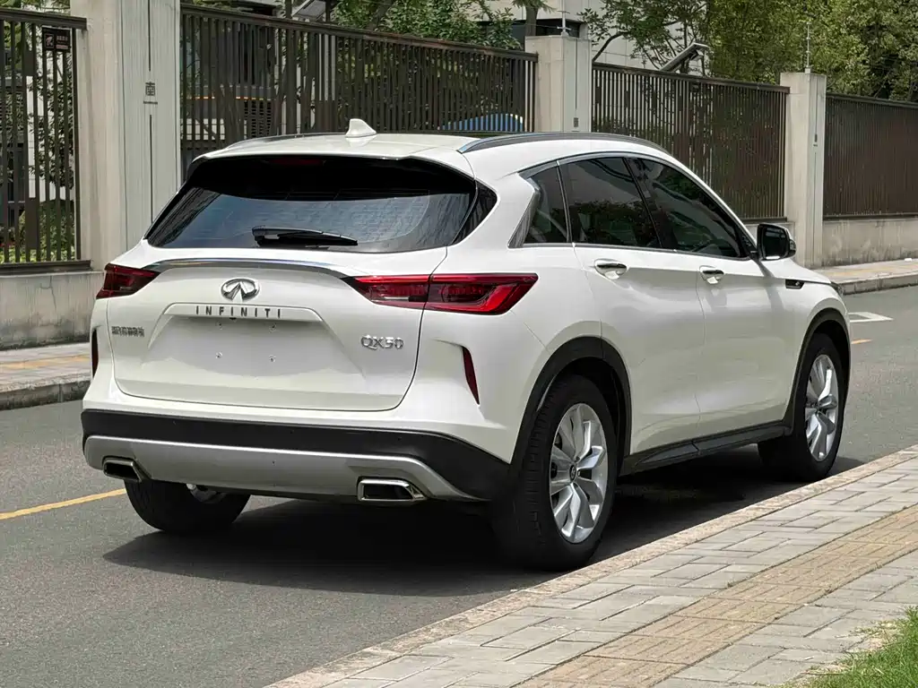 Infiniti QX50 2018 2.0T FWD Fashion Edition