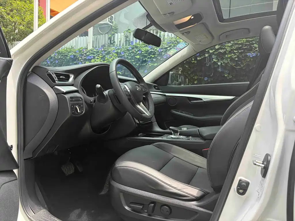 Infiniti QX50 2018 2.0T FWD Fashion Edition