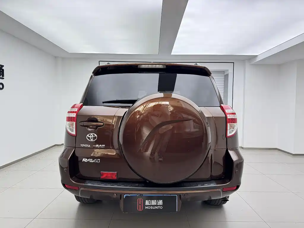 2011 RAV4 2.0L Automatic Luxury Edition
