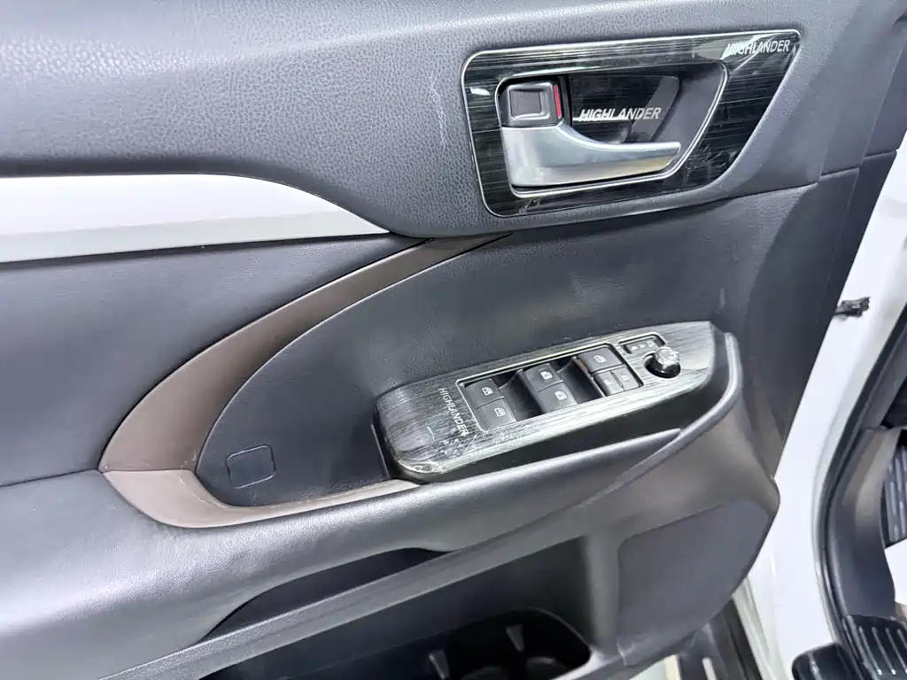 Highlander 2018 2.0T AWD Luxury Edition 7-Seater China V