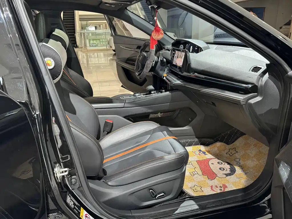 Changan UNI-V 2024 1.5T Prestige