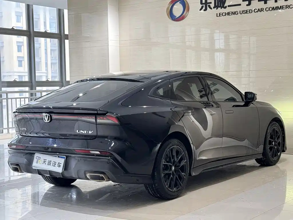 Changan UNI-V 2024 1.5T Prestige