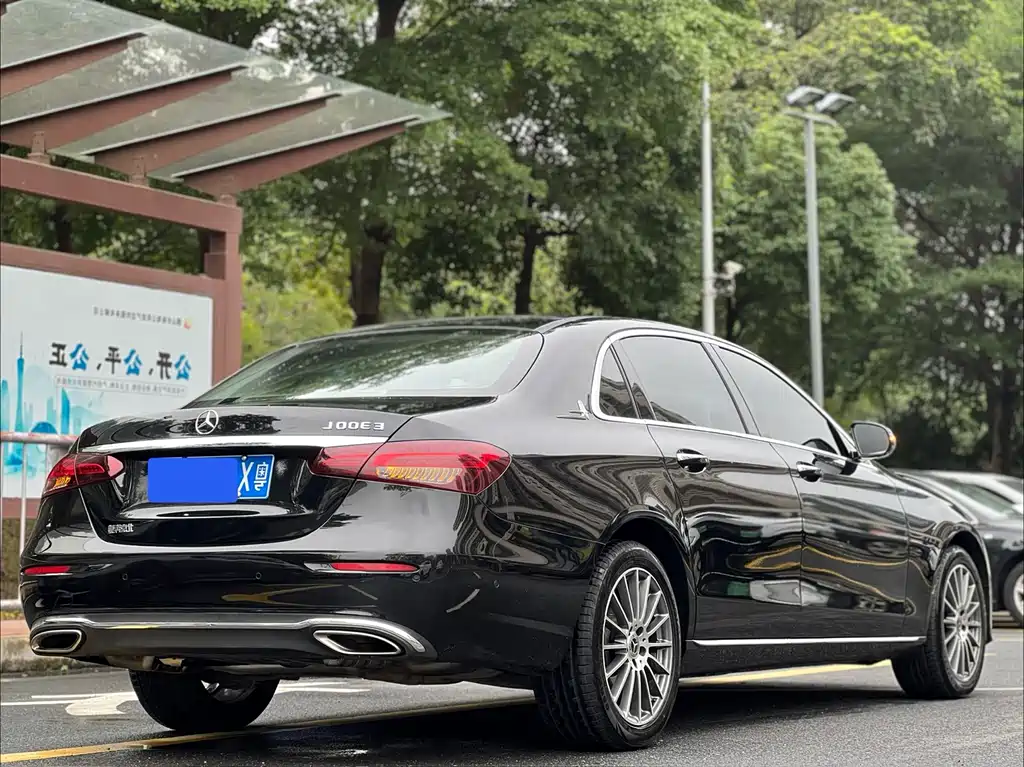 Mercedes-Benz E-Class 2022 E 260 L