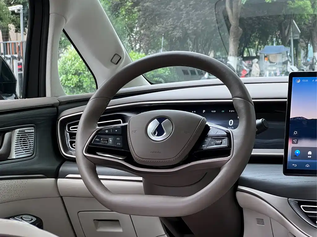 Denza D9 2022 DM-i 970 AWD Flagship