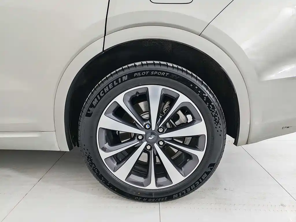 Li Auto ONE 2021 Extended Range 6-seat Edition