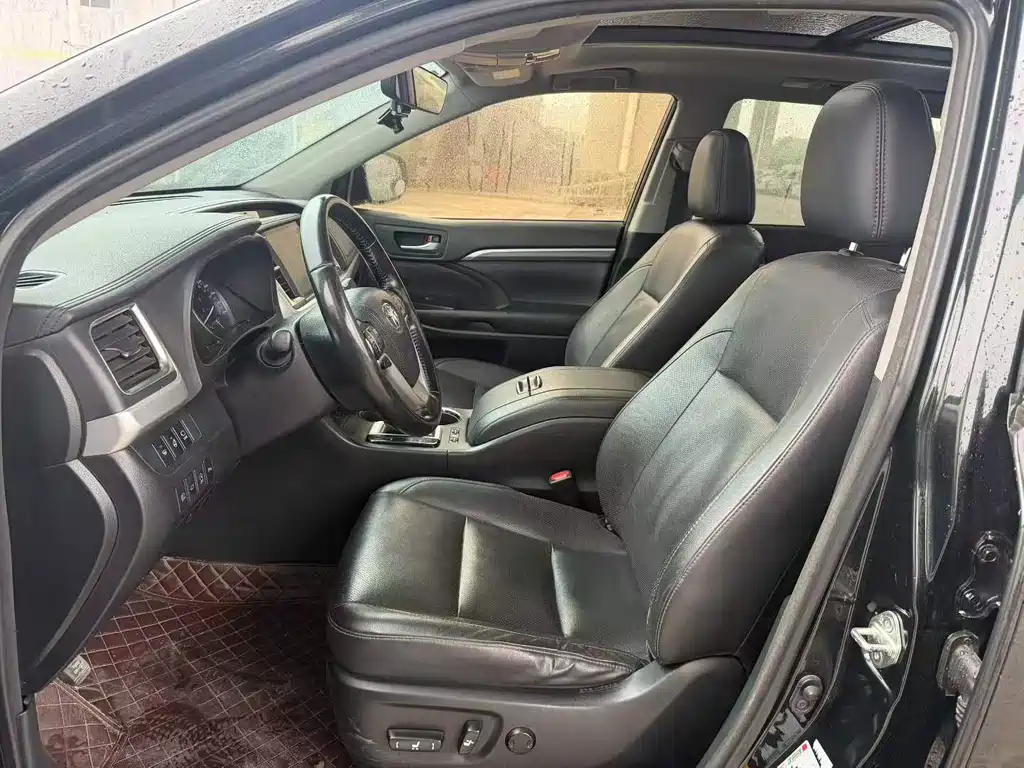 Toyota Highlander 2018 2.0T AWD Supreme Edition 7-Seater China V