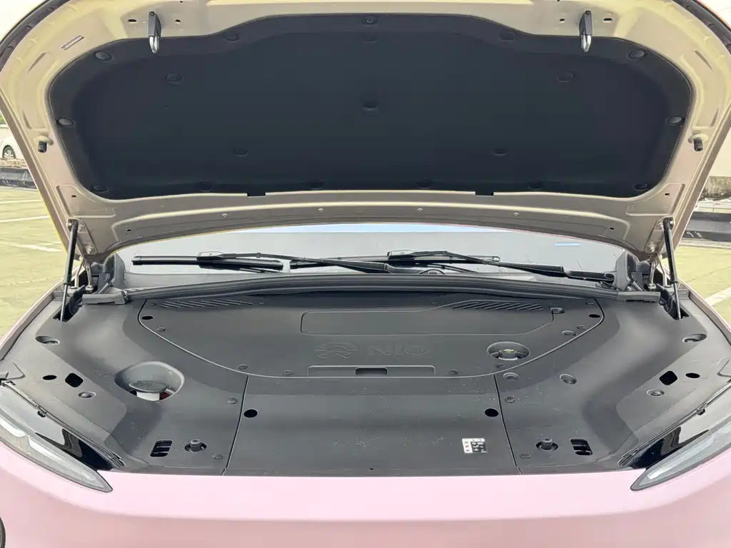 NIO ES8 2023 75kWh Executive Edition