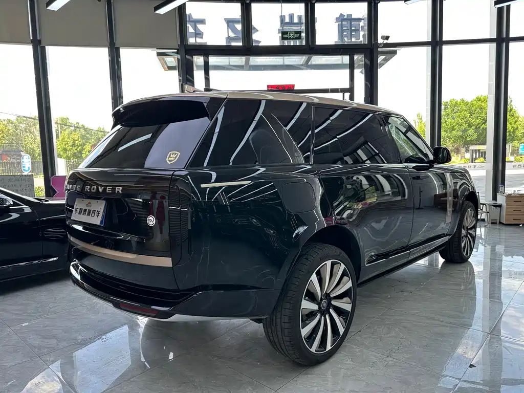 Range Rover 2025 3.0 L6 400PS Autobiography LWB