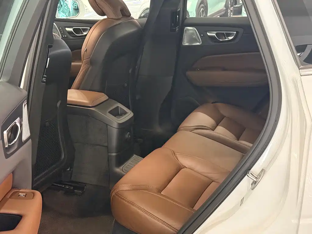 Volvo XC60 Plug-in Hybrid 2025 Long Range AWD Inscription