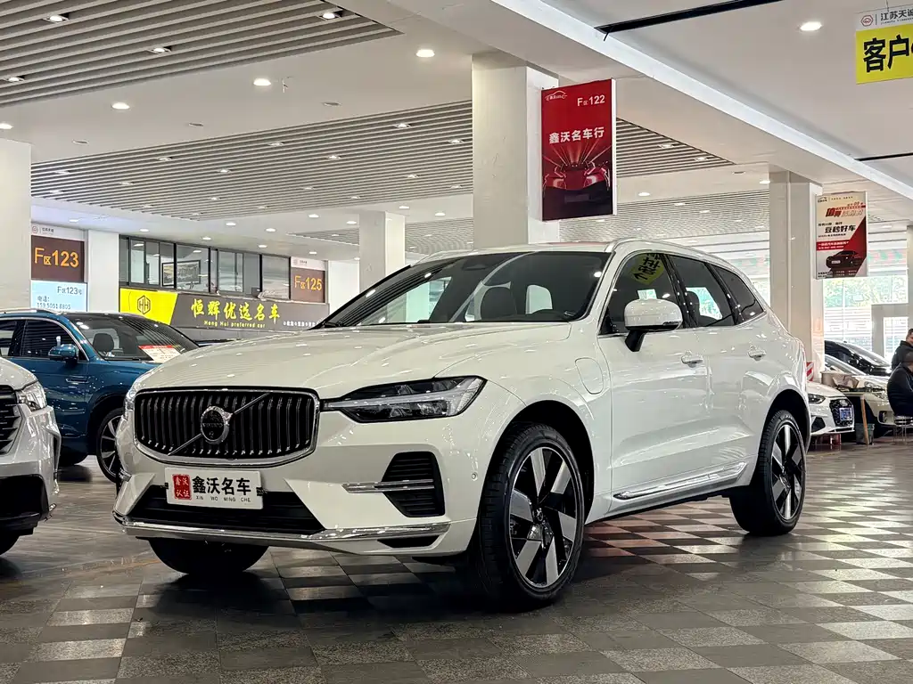 Volvo XC60 Plug-in Hybrid 2025 Long Range AWD Inscription