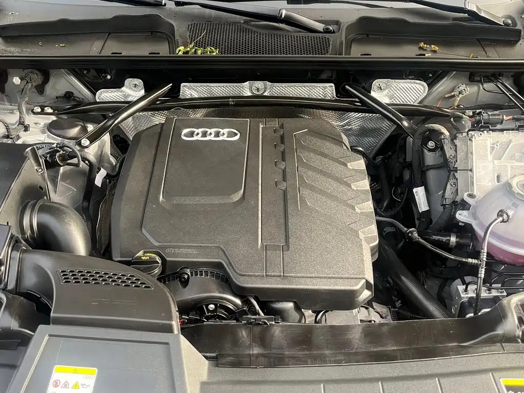 Audi Q5L 2025 45 TFSI Luxury Dynamic Edition