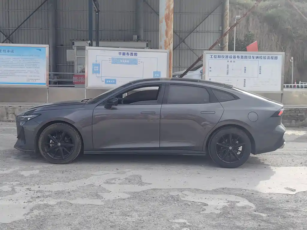 Changan UNI-V