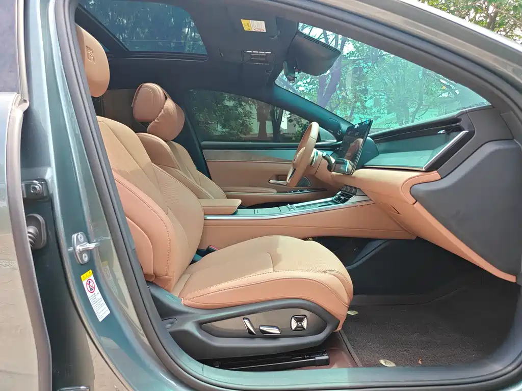 Han L 2025 DM-i 200km LiDAR Premium Edition