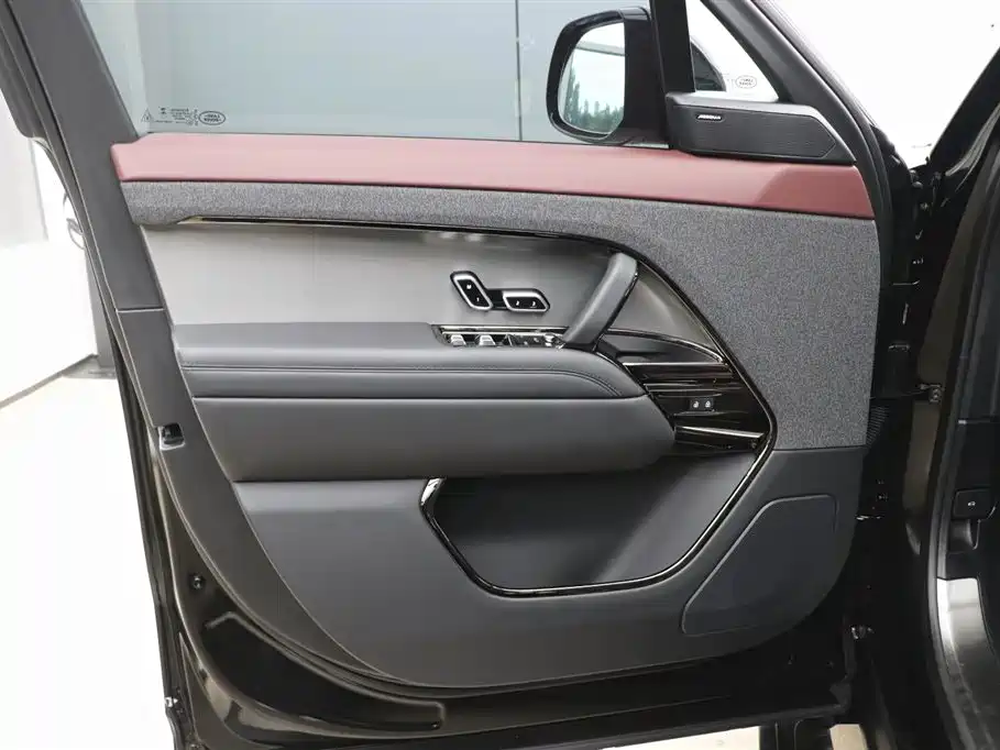 Range Rover Sport 2024 400PS Dynamic SE