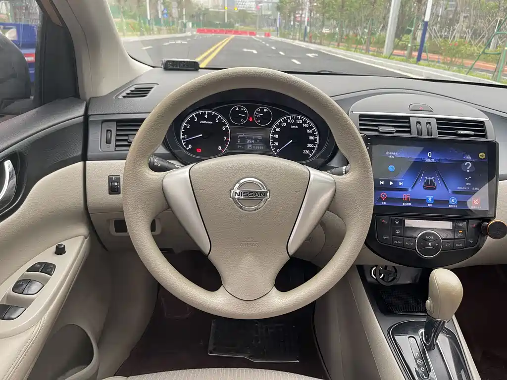 Nissan Tiida 2011 1.6L CVT Intelligent Edition