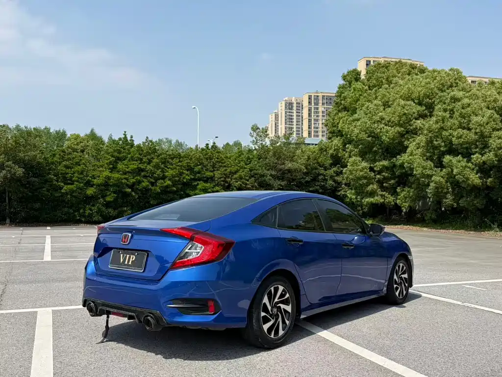 Honda Civic 2016 220TURBO CVT Luxury Edition