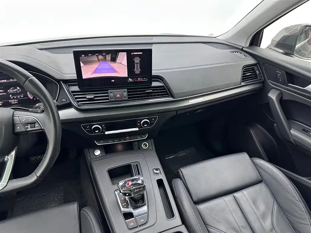 Audi Q5L 2022 40 TFSI Luxury Dynamic Edition
