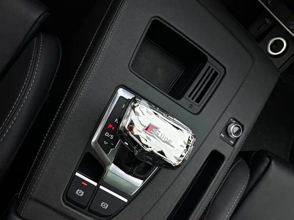 Audi Q5L 2022 40 TFSI Luxury Dynamic Edition