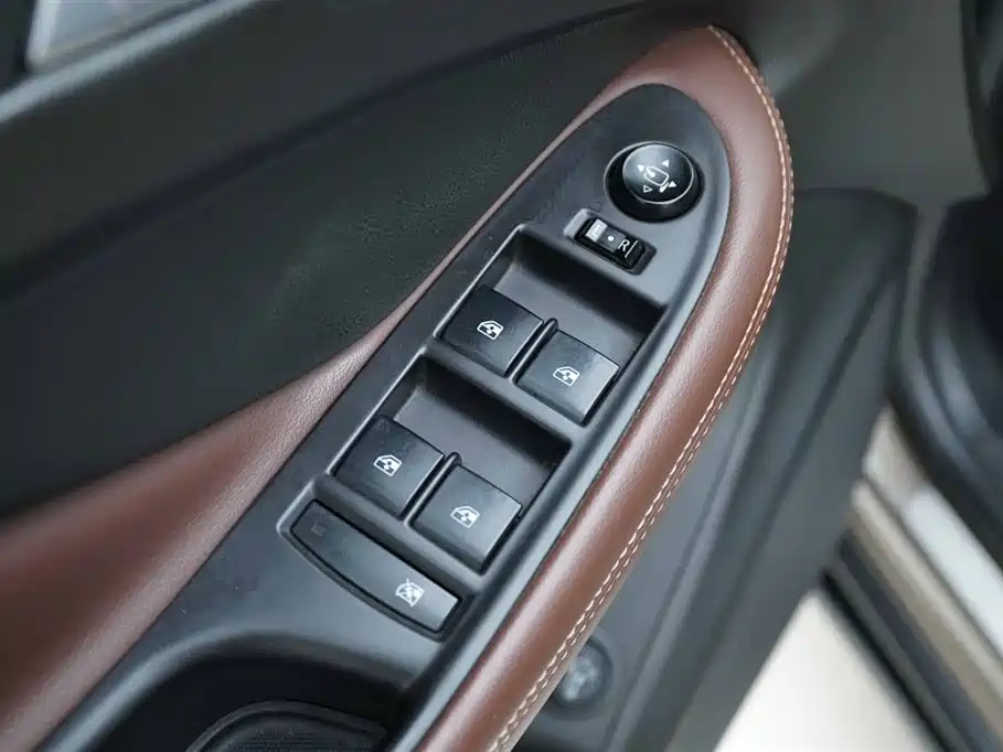 Avenir Plus 2016 28T 4WD Luxury Edition